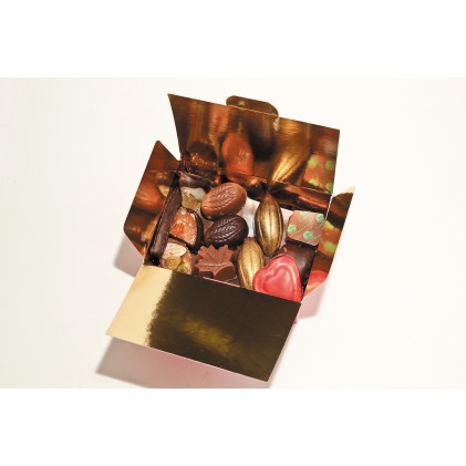 Ballotin de chocolats assortis, noir, lait ou blanc 250gr