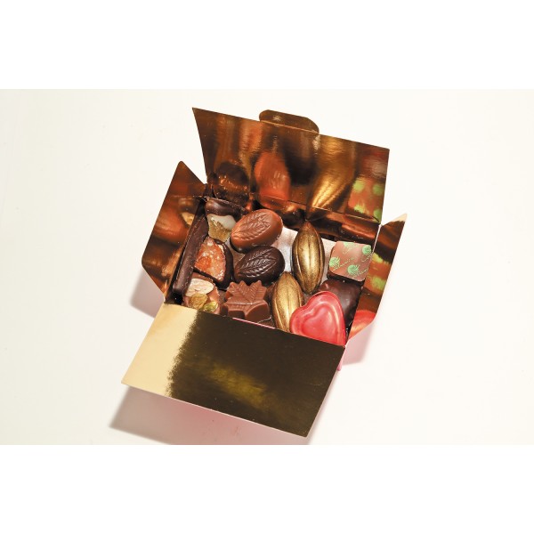 Ballotin de chocolats assortis, noir, lait ou blanc 375gr